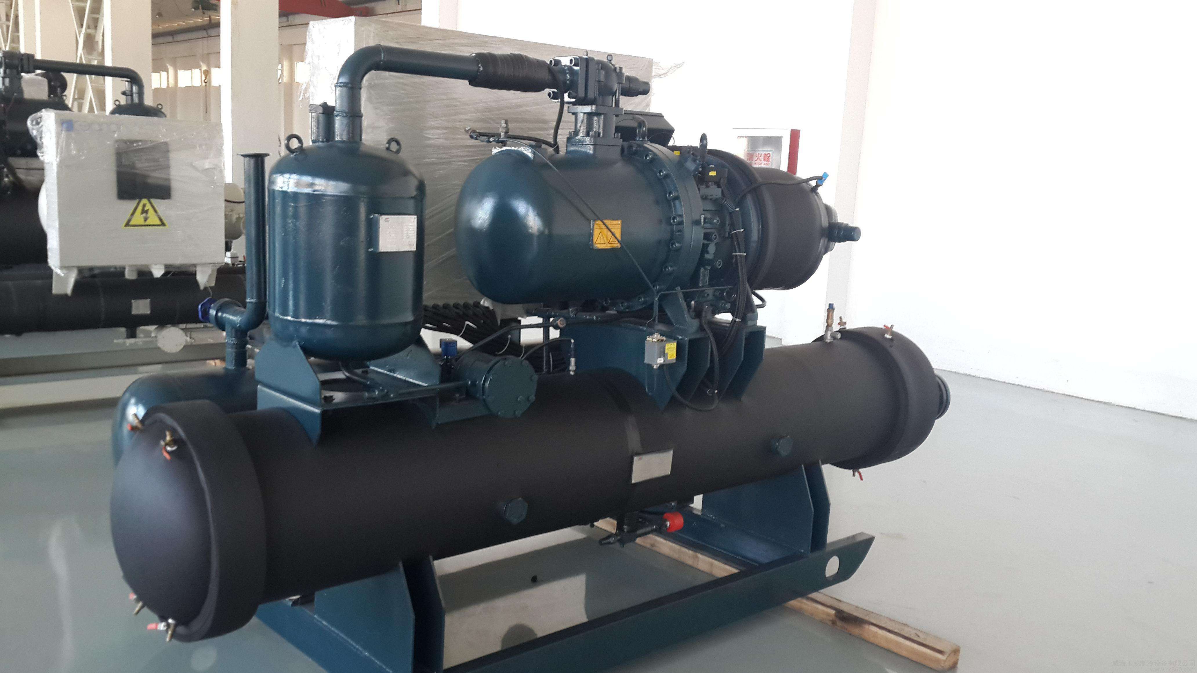 螺桿式冷水機組